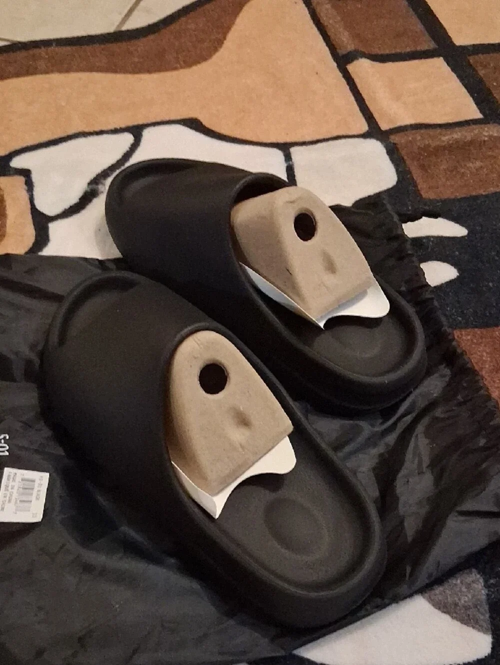 Yeezy Black Slide Sandals - Classic Slip-On